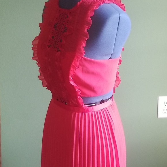 New ASOS Pleated Cut Out Red Dress Sz. 6 - Picture 3 of 8